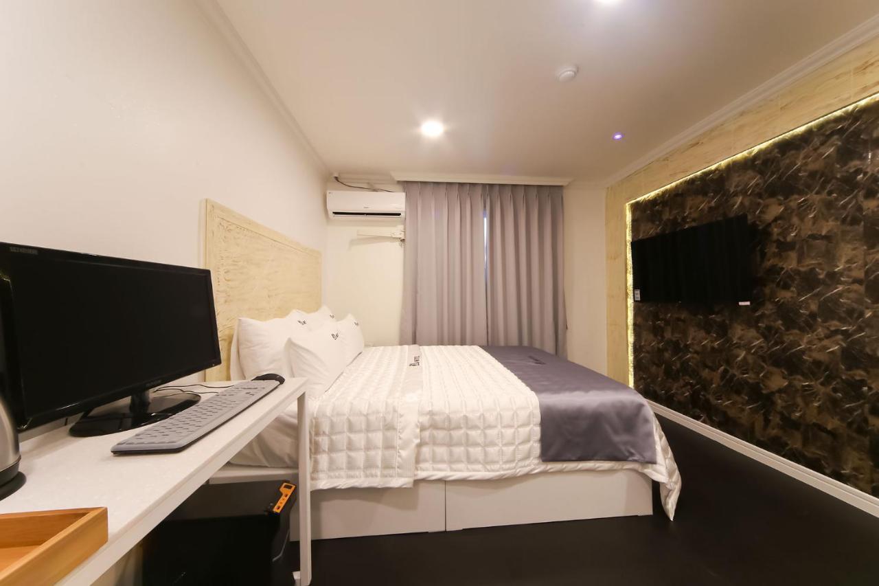 Prince Motel Busan Buitenkant foto