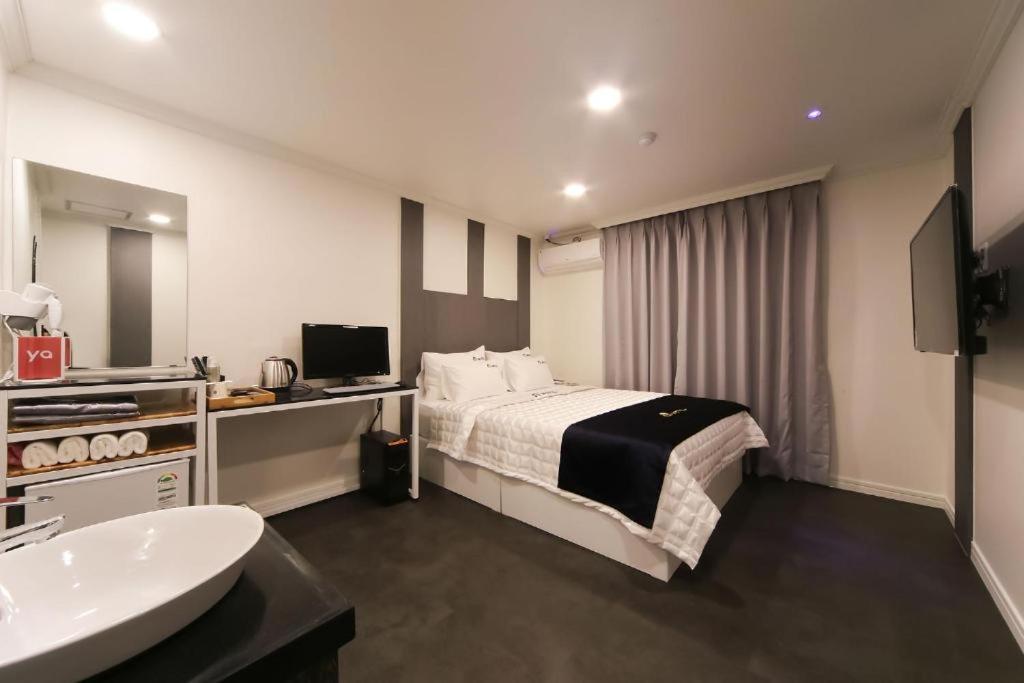 Prince Motel Busan Buitenkant foto